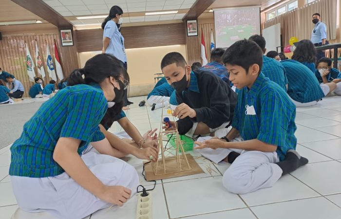 WORKSHOP MEMBUAT MENARA ANTI GEMPA